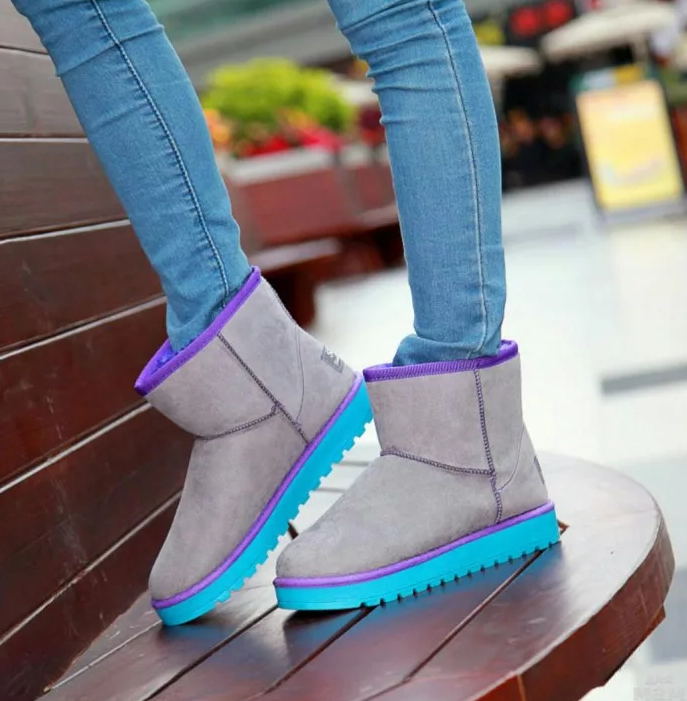 Угги fashion. UGG Mini Grey Aqua. Ботинки угги женские. Угги ботинки женские зимние. Короткие ботинки женские угги.